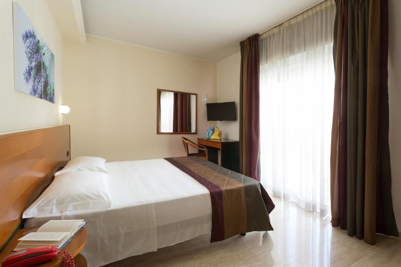 Astoria Suite Hotel Rimini Ngoại thất bức ảnh