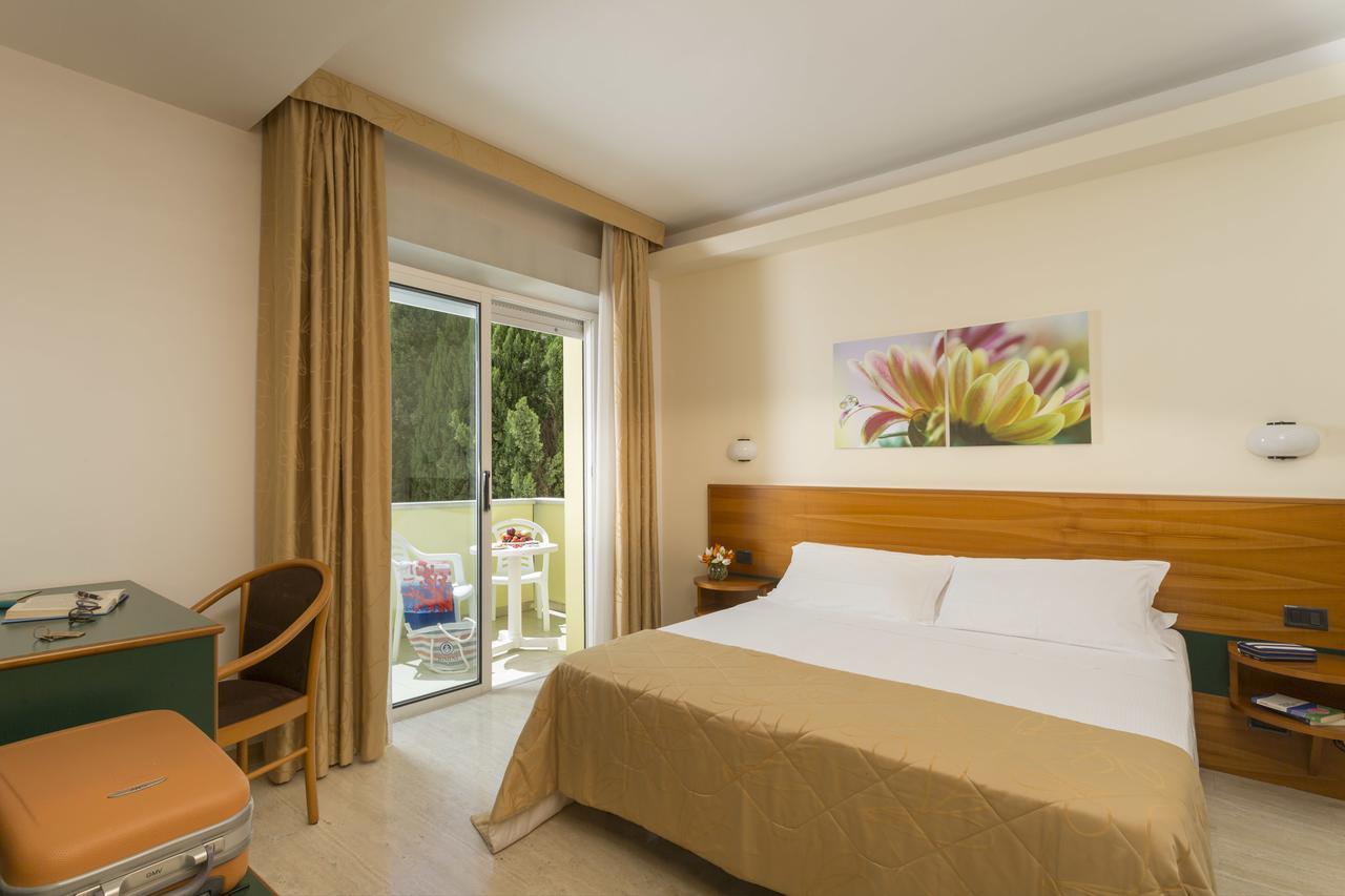 Astoria Suite Hotel Rimini Ngoại thất bức ảnh