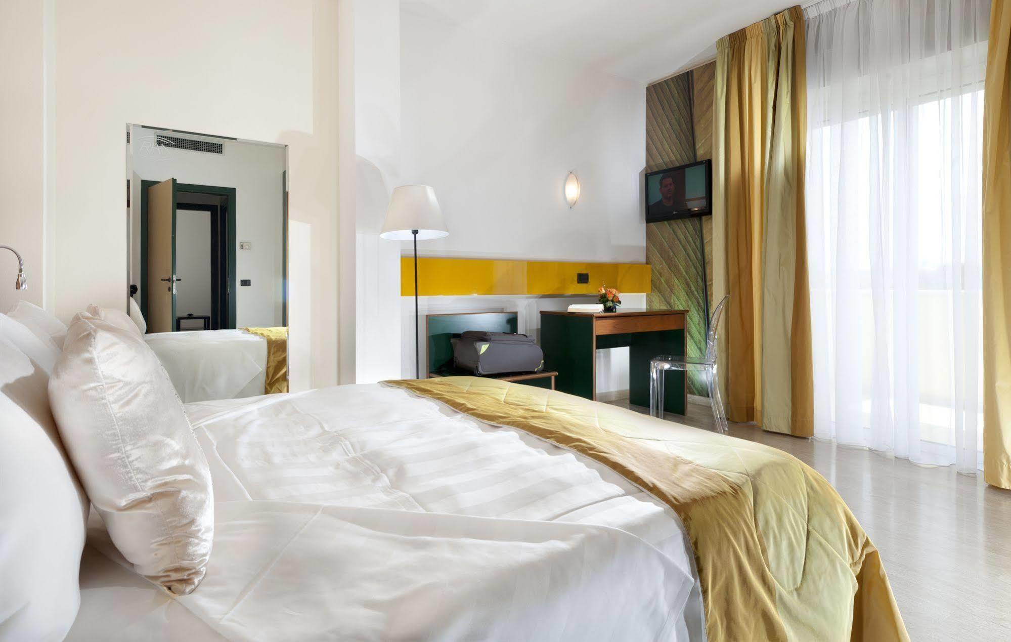 Astoria Suite Hotel Rimini Ngoại thất bức ảnh